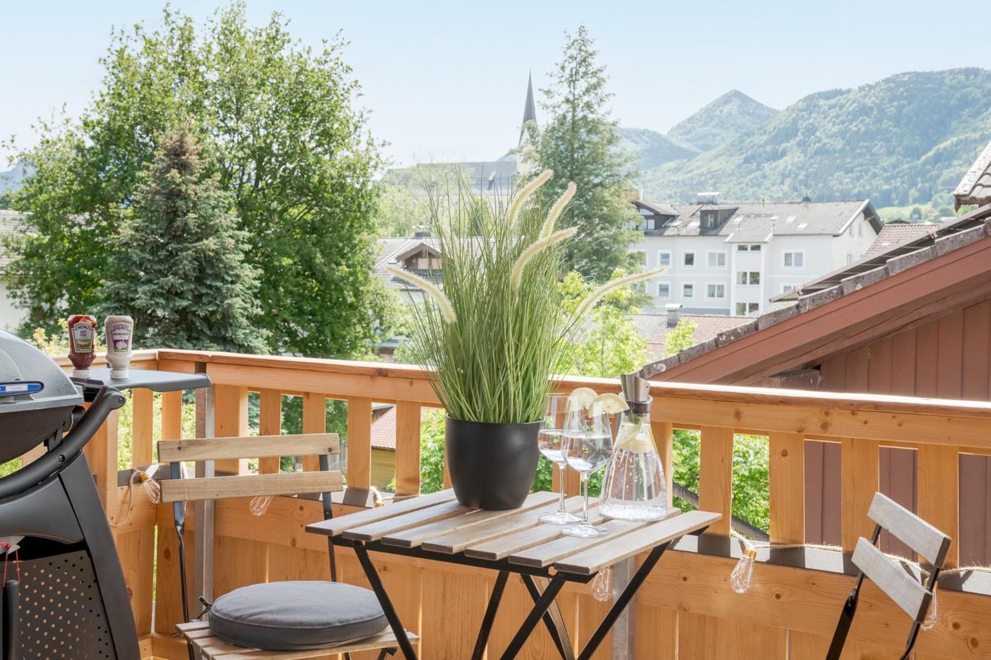 Fenjoy: Ferienapartment Mit Bergblick / Balkon / Bbq Bernau am Chiemsee Exterior photo